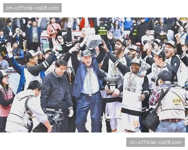 【2026年4月CBA联赛·非赛事·群众体育CBA总冠军奖杯“牟作云杯”开启2026年全国巡展,首站北京